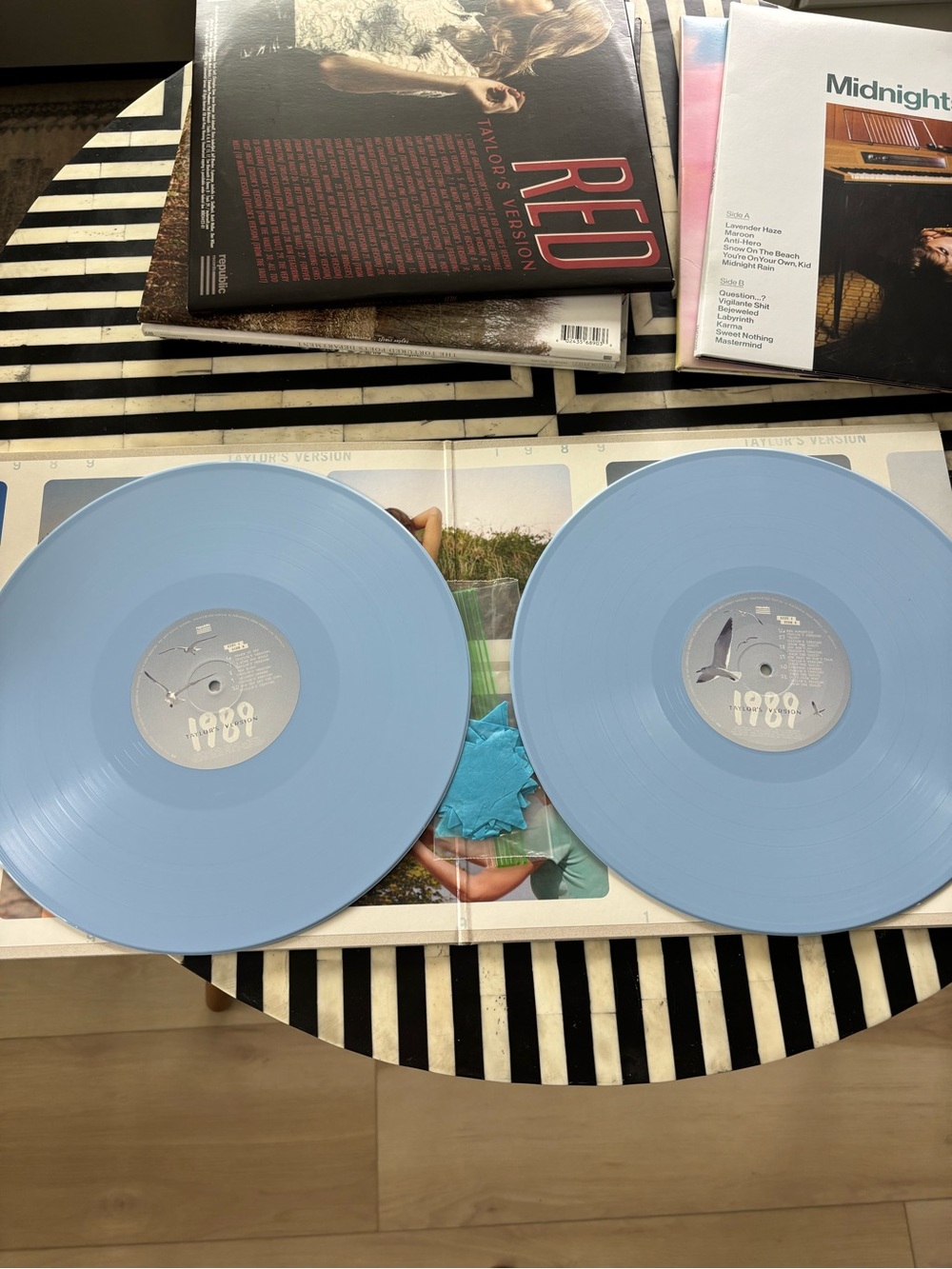 Taylor Swift Vinyl Record Set - Picture 5 of 9
